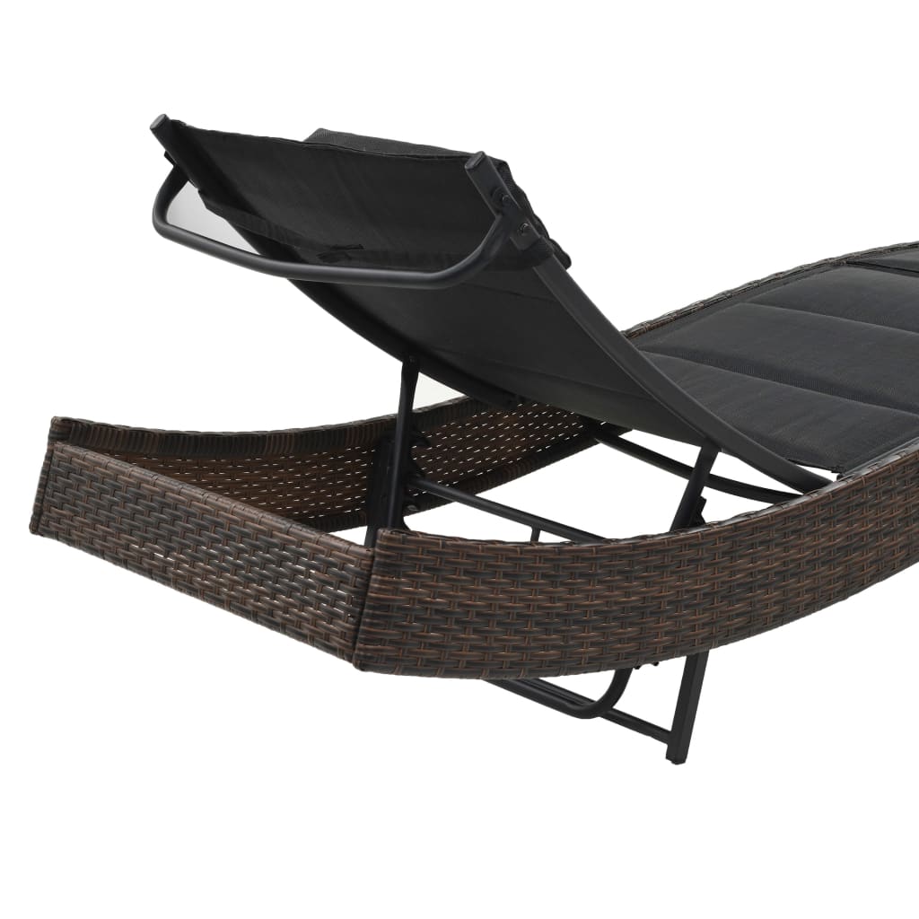 Sun lounger in PE wicker and brown textilene