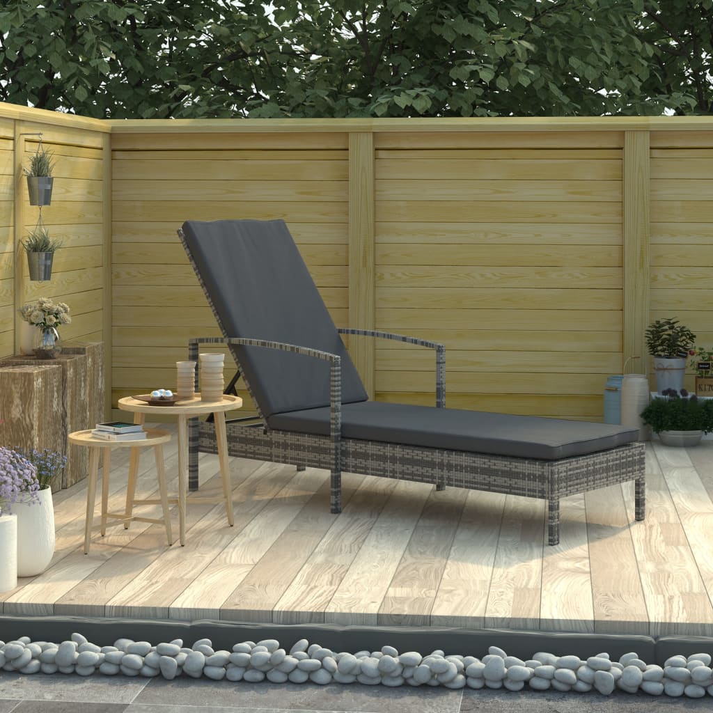 Sun lounger with armrests in grey PE wicker