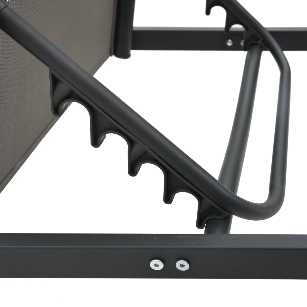 Aluminum and textilene sun lounger