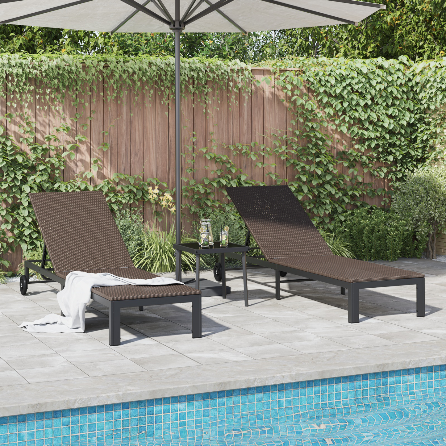 Conjuntos de espreguiçadeiras 2 pcs com rodas e mesa em rattan sintético castanho
