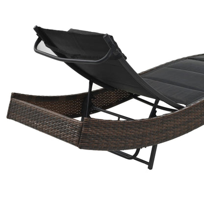 Sun lounger in PE wicker and brown textilene