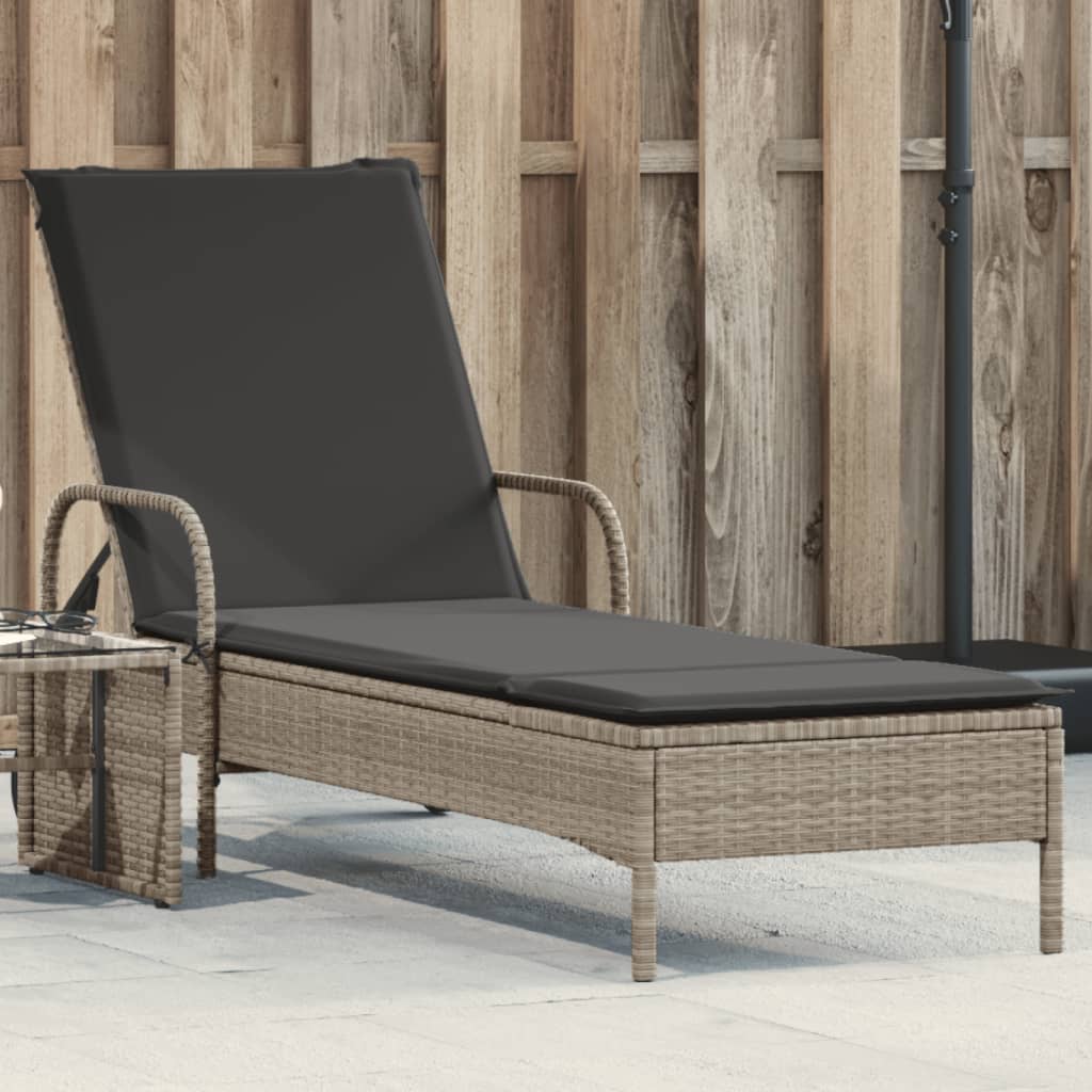 Sun lounger with wheels and cushion in light grey PE wicker
