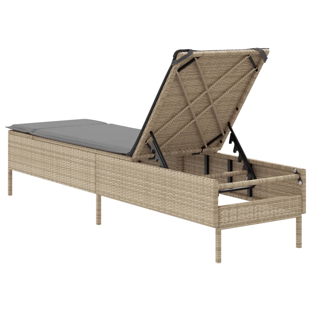 Beige PE wicker sun lounger with cushion